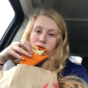 Meet your Posher, Julia